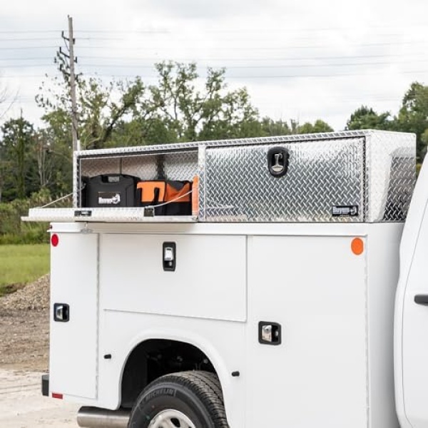 Buyers Products 1701551 Silver Aluminum Diamond Tread Topsider Truck Box - Image 8